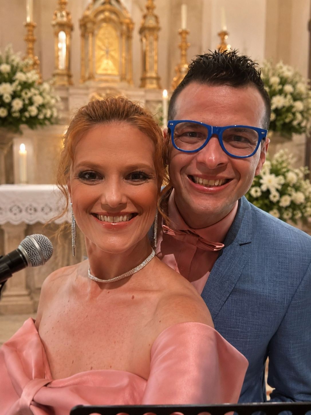 Apresentação musical de Dai e Bizuco em celebração de casamento
